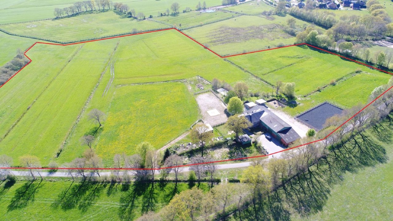 Sanierter Hof mit Pelletheizung, eigenem Brunnen, in Alleinlage mit 7,5 ha Eigenland in Dithmarschen