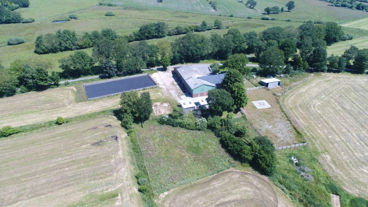 Sanierter Hof mit Pelletheizung, eigenem Brunnen, in Alleinlage mit 7,5 ha Eigenland in Dithmarschen