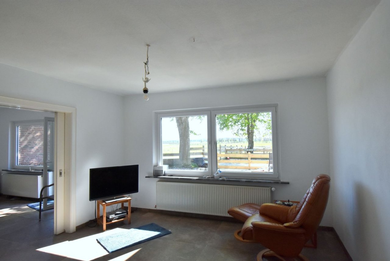 Sanierter Hof mit Pelletheizung, eigenem Brunnen, in Alleinlage mit 7,5 ha Eigenland in Dithmarschen