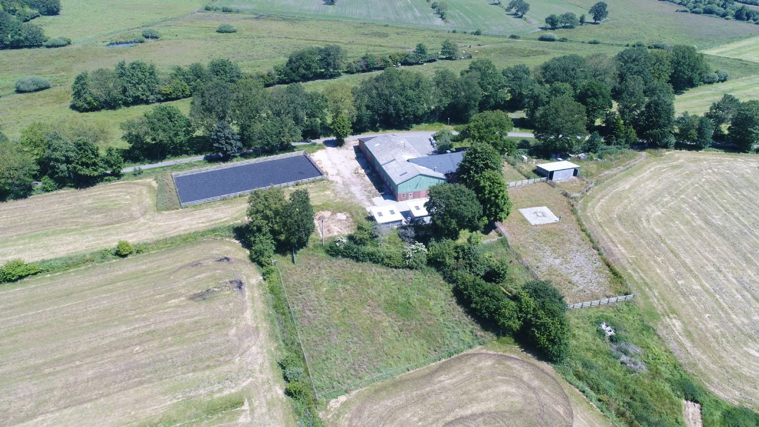 Sanierter Hof in Alleinlage mit 7,5 ha Eigenland in Dithmarschen