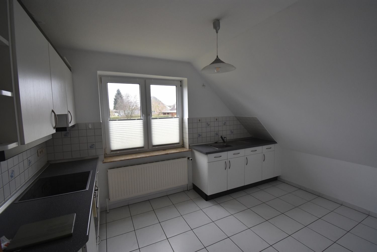 ~~ Gut geschnittene Dachgeschoss-Wohnung~~