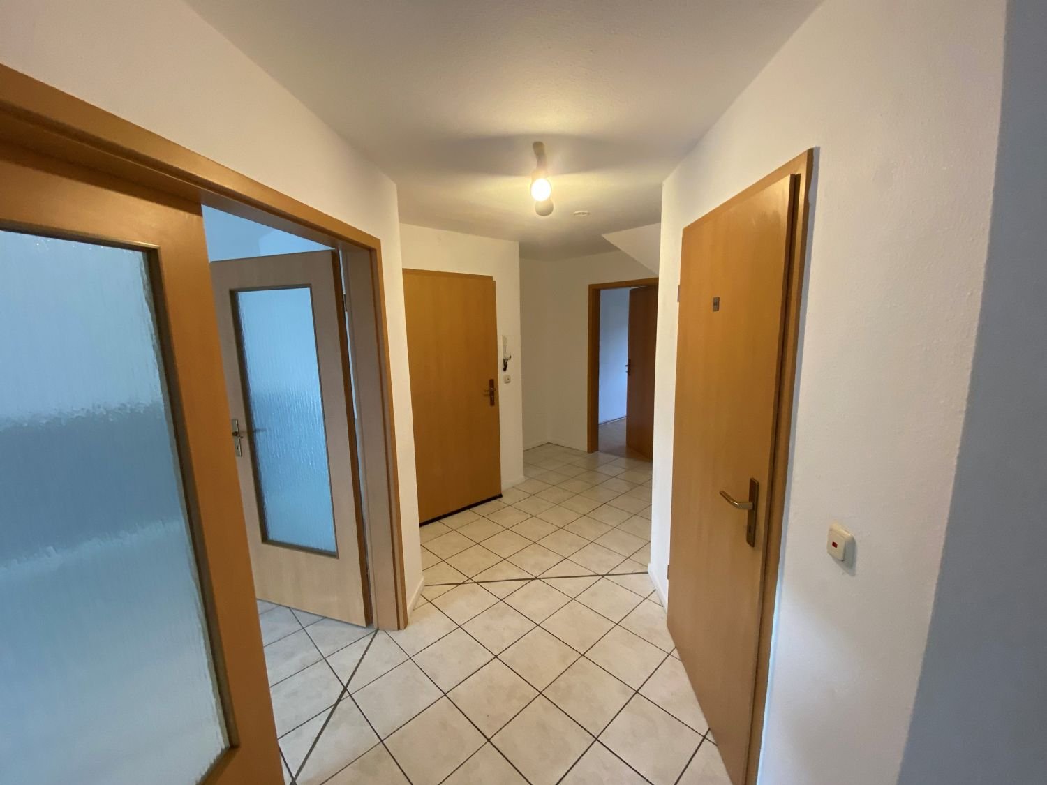 ~~Super aufgeteilte 4-Zimmer Dachgeschoss-Wohnung mit Balkon, in ruhiger Lage~~