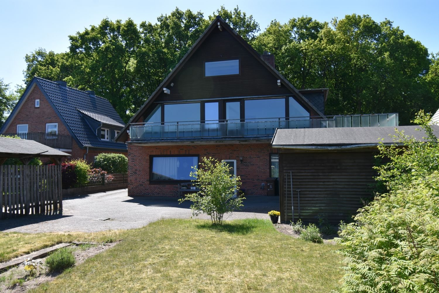 Großes Haus mit Einliegerwohnung in Westerrönfeld