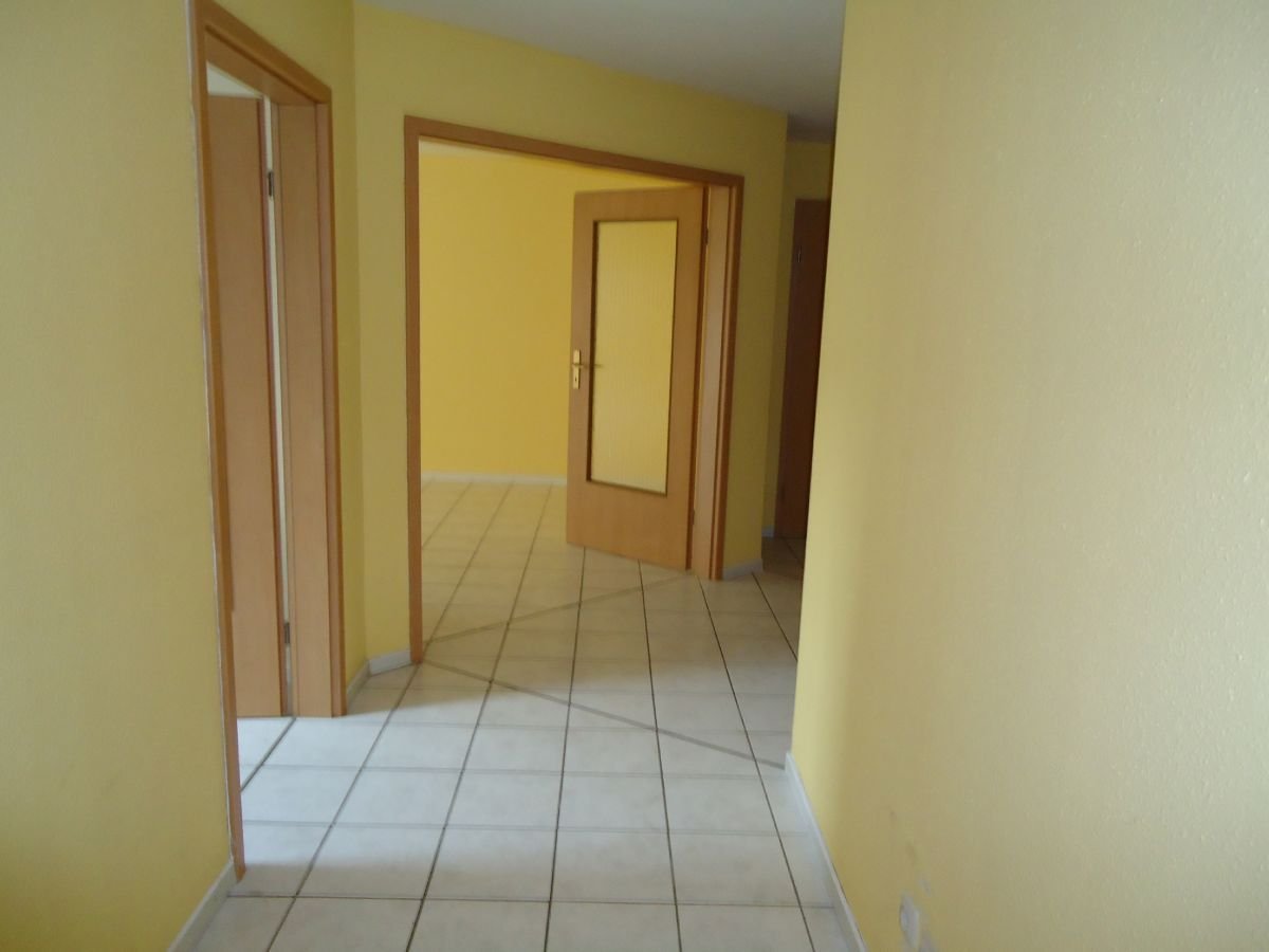 ~~Helle 4-Zimmer Dachgeschoss-Wohnung mit Balkon, in ruhiger Lage~~