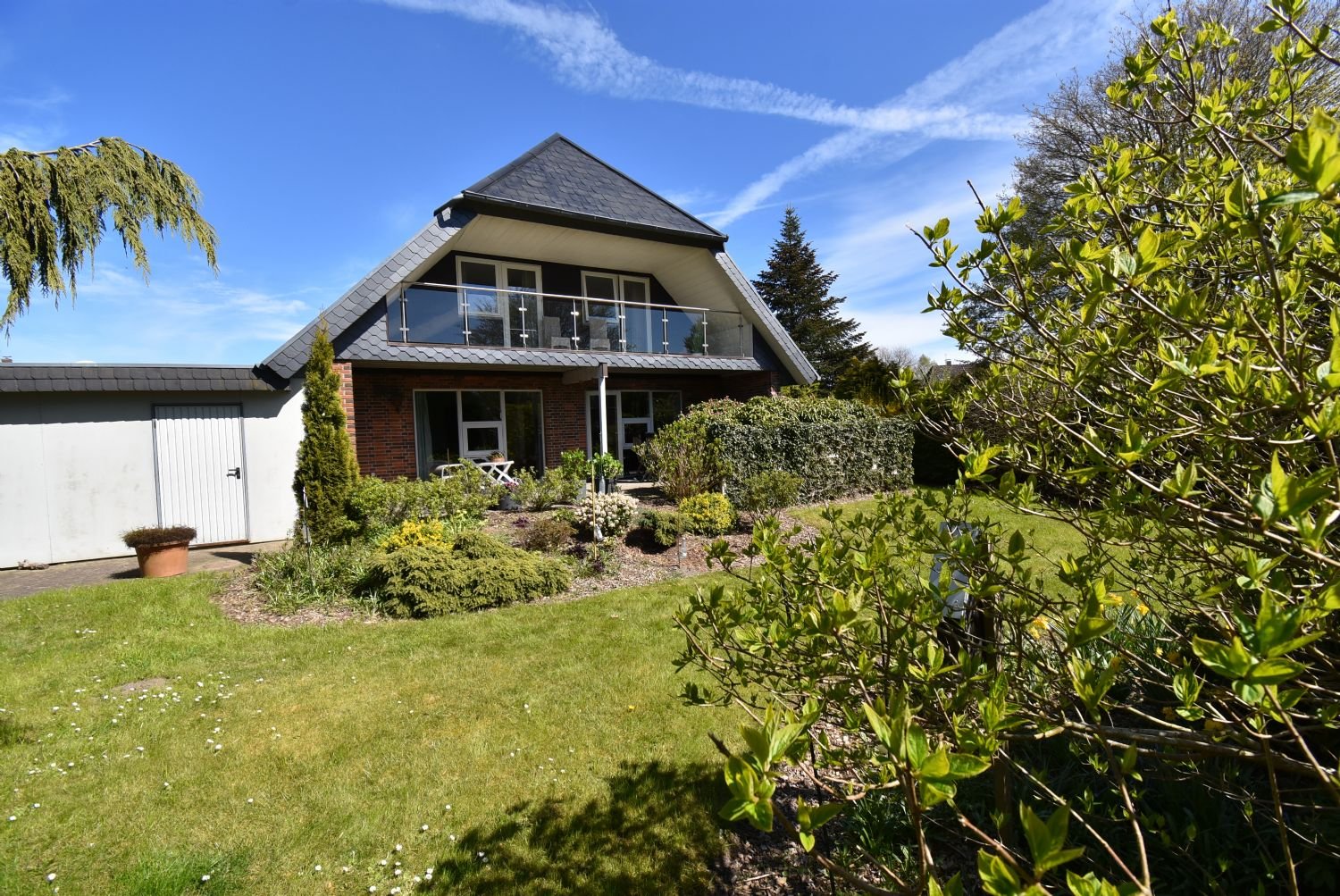 Großes, familienfreundliches Haus in Sackgassenlage in Schleswig