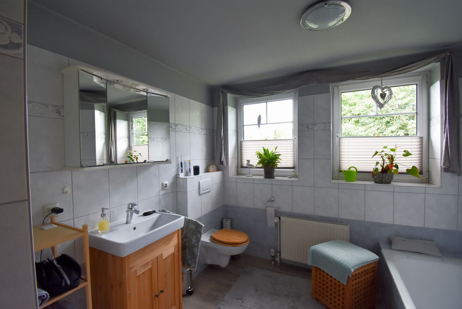 Niedrigenergie-Traum nahe der Nordsee: Großzügiges Vario-Self-Haus mit 900m² Grundstück, Kamin & 2 Terrassen!
