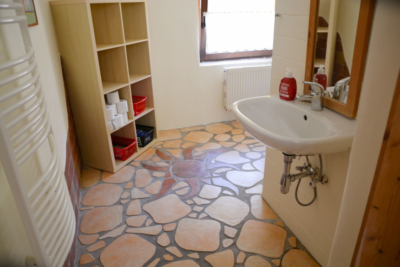 Neues Duschbad im EG Neues Duschbad im EG