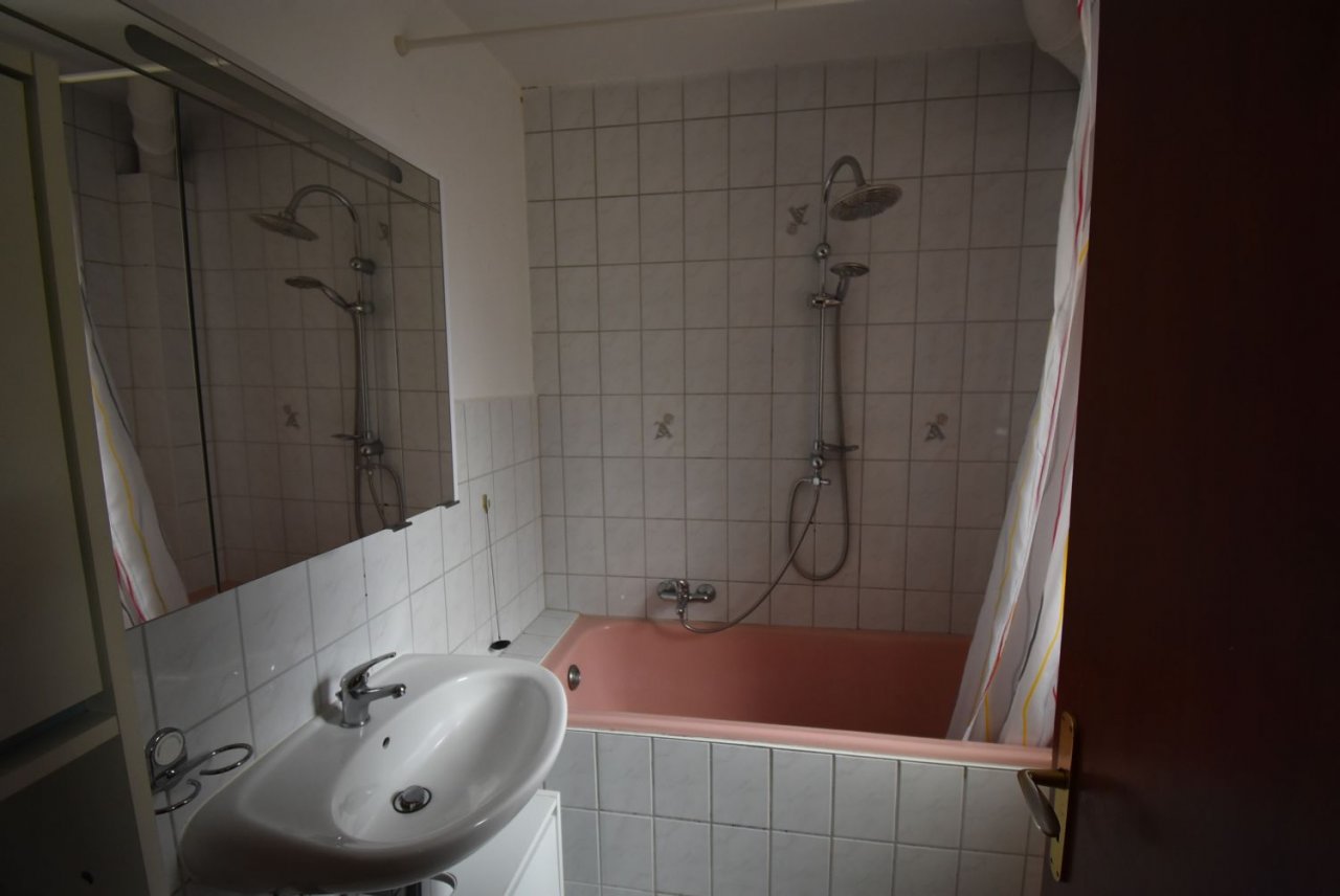 Wannenbad im EG Wannenbad im EG