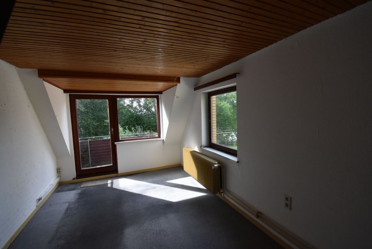 Zimmer mit Balkon im OG Zimmer mit Balkon im OG